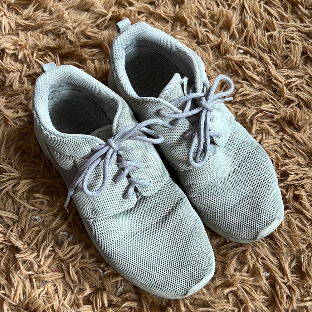 Nike Roshe Ones